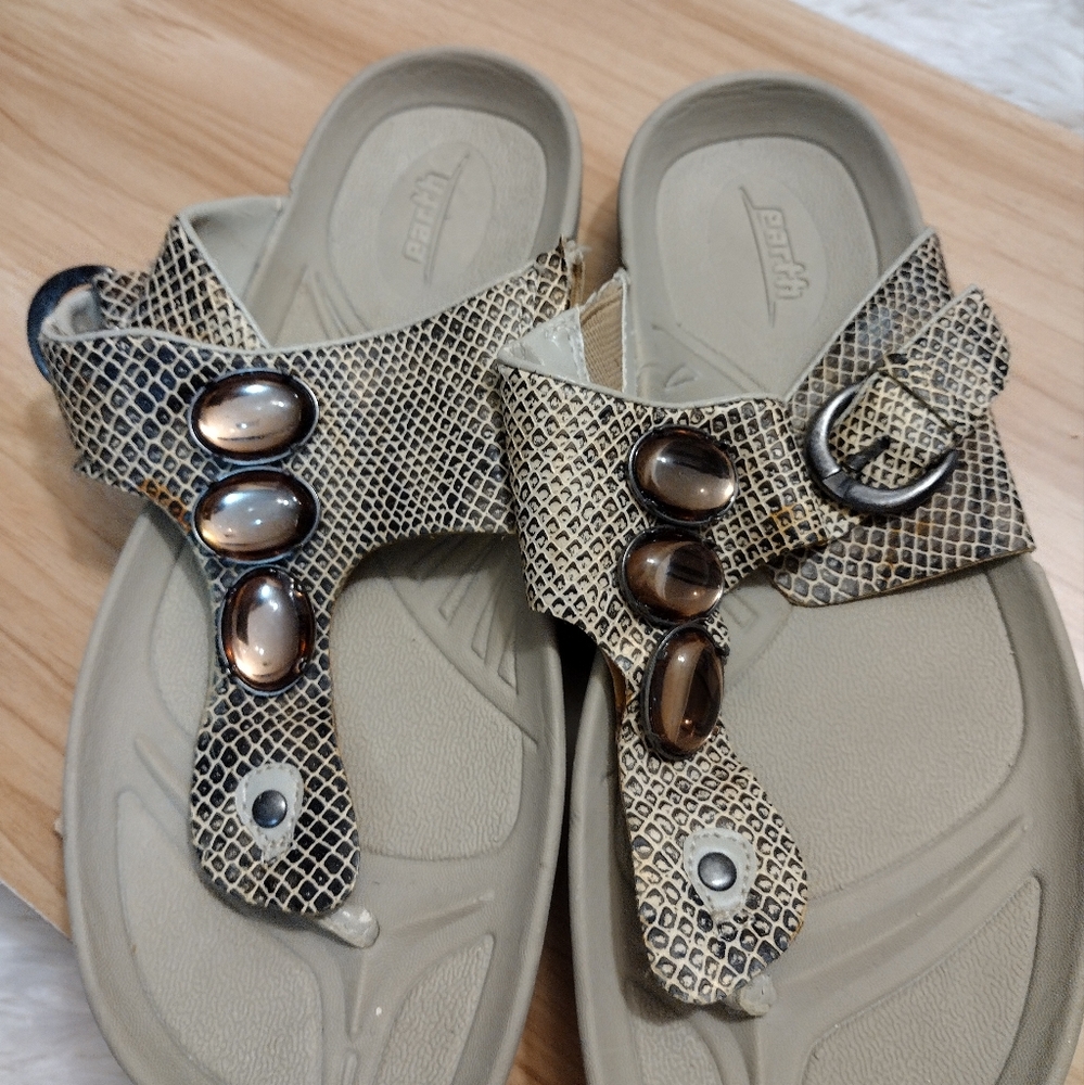 Earth Comfort Fit Snake print/Stones Women's Sandals Size 7 - Picture 7 of 7